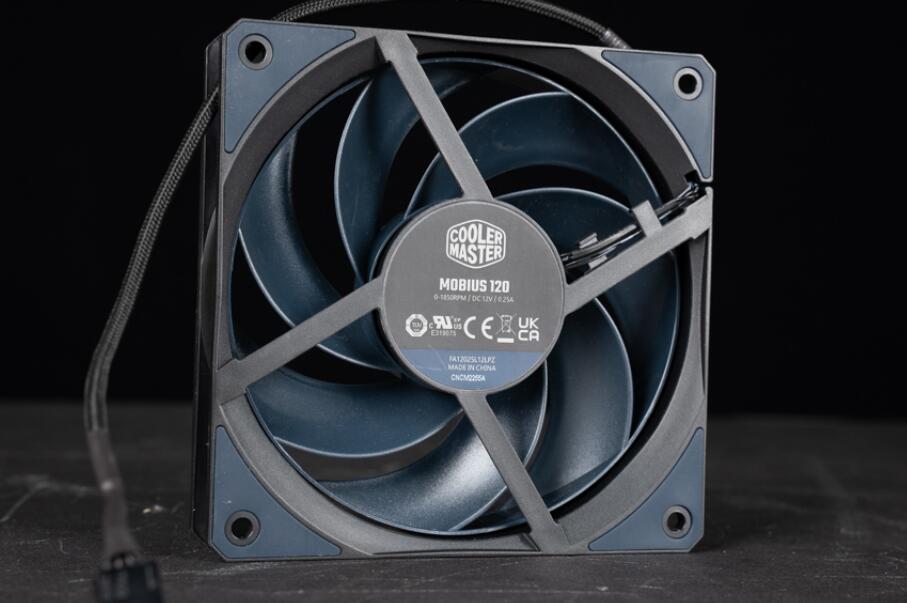 酷冷至尊MASTERAIR MA824 STEALTH CPU散热器开箱评测