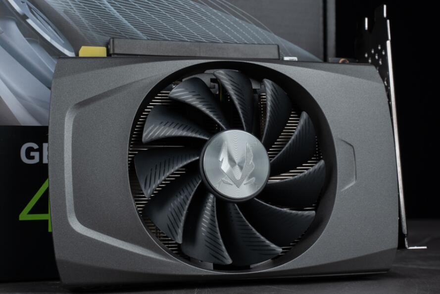 ZOTAC GAMING GeForce RTX 4060 8GB SOLO显卡开箱评测