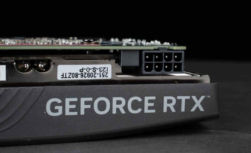 ZOTAC GAMING GeForce RTX 4060 8GB SOLO显卡开箱评测