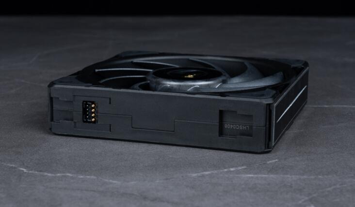 LIAN LI UNI FAN P28风扇开箱评测