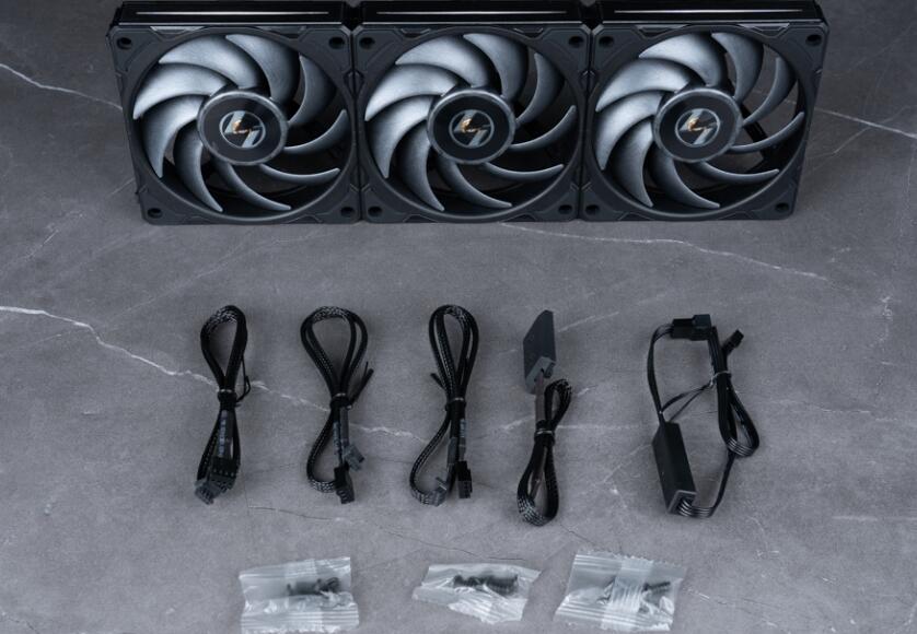 LIAN LI UNI FAN P28风扇开箱评测