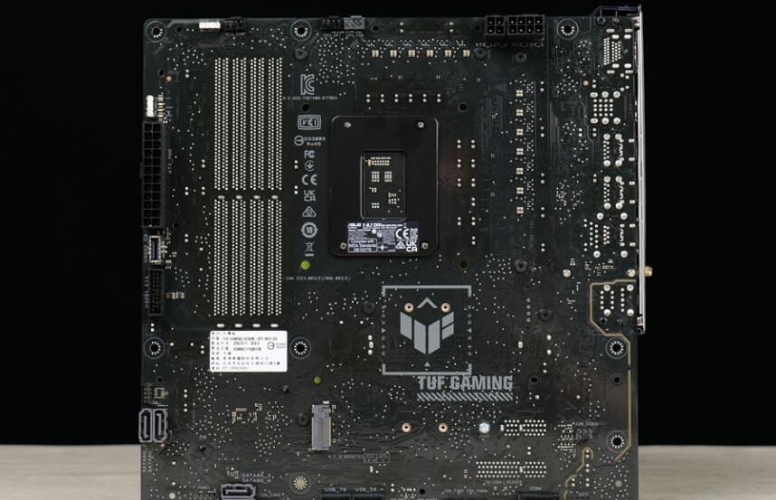 华硕TUF GAMING B760M-BTF WIFI D4主板开箱评测