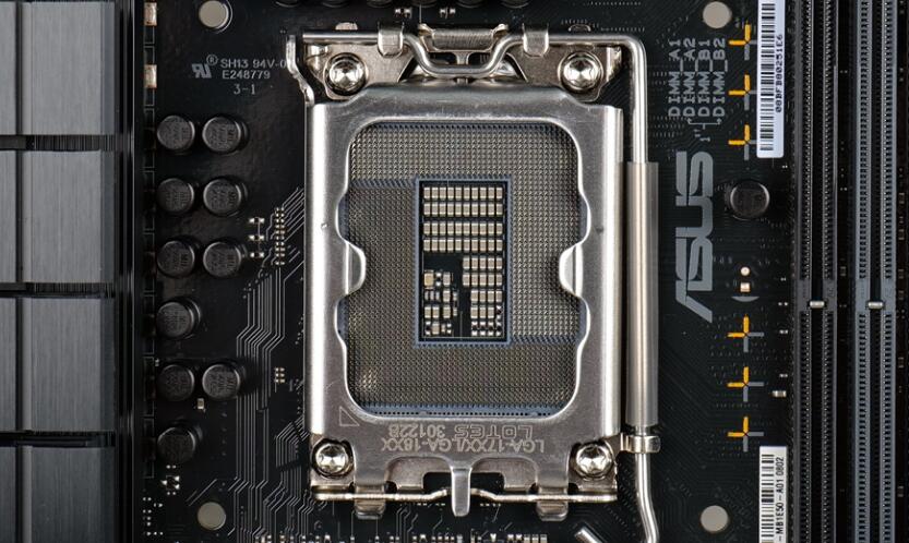 华硕TUF GAMING B760M-BTF WIFI D4主板开箱评测