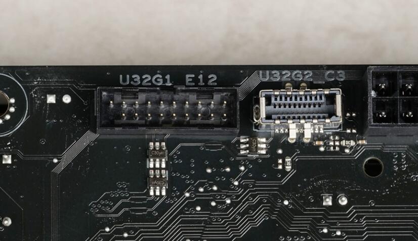 华硕TUF GAMING B760M-BTF WIFI D4主板开箱评测