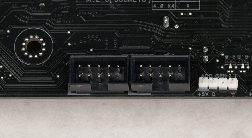 华硕TUF GAMING B760M-BTF WIFI D4主板开箱评测