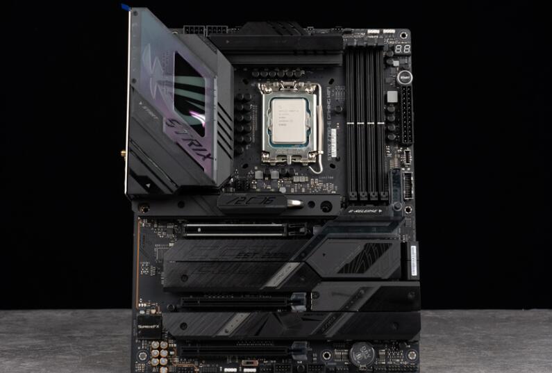 ROG STRIX Z790-E GAMING WIFI主板开箱评测