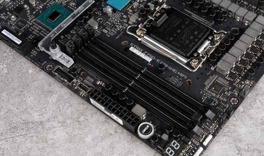 ROG STRIX Z790-E GAMING WIFI主板开箱评测