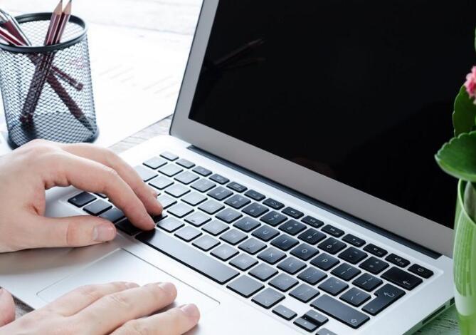 大学生是买个轻薄本还是买个游戏本好 大学生是买个轻薄本还是买个游戏本好