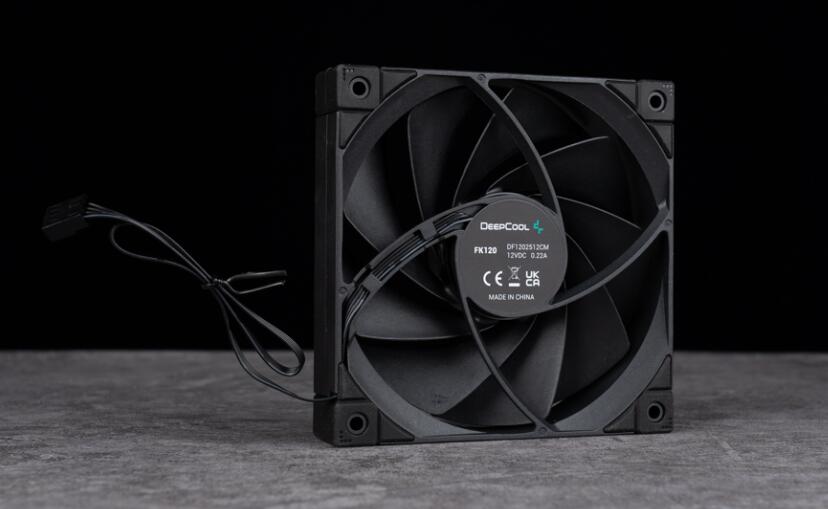 DEEPCOOL LT720一体式水冷开箱评测