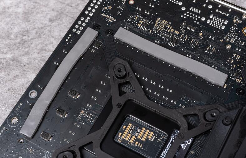 ROG MAXIMUS Z790 DARK HERO主板开箱评测