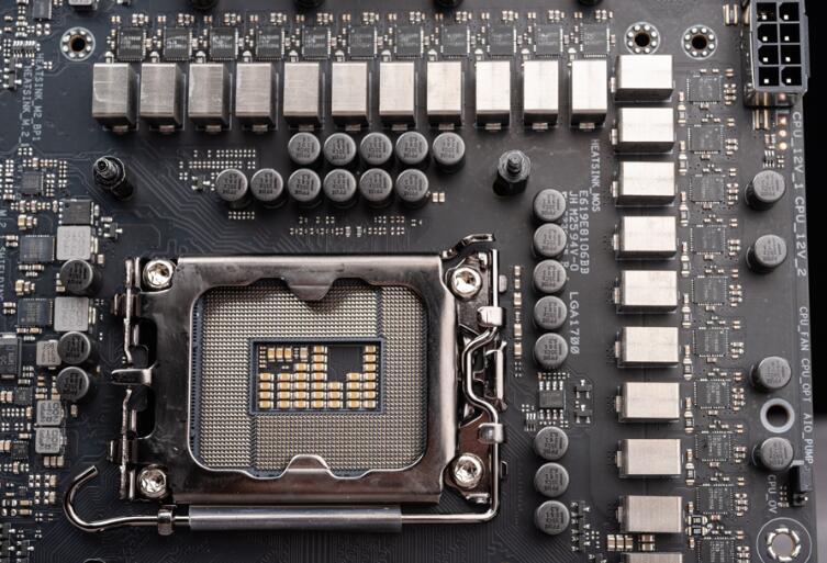 ROG MAXIMUS Z790 DARK HERO主板开箱评测