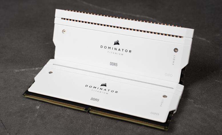 海盗船CORSAIR DOMINATOR TATANIUM DDR5內存开箱测试 海盗船CORSAIR DOMINATOR TATANIUM DDR5內存开箱测试