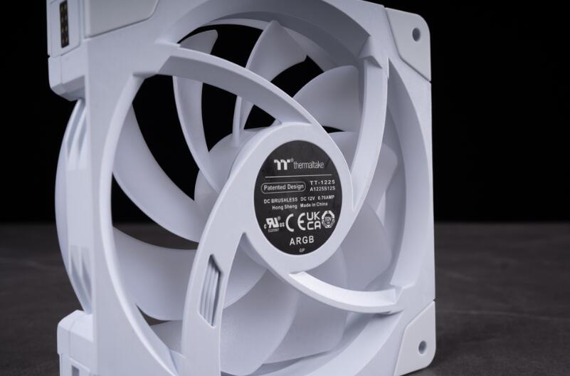 TT SWAFAN EX12 ARGB磁吸式系统散热风扇开箱评测