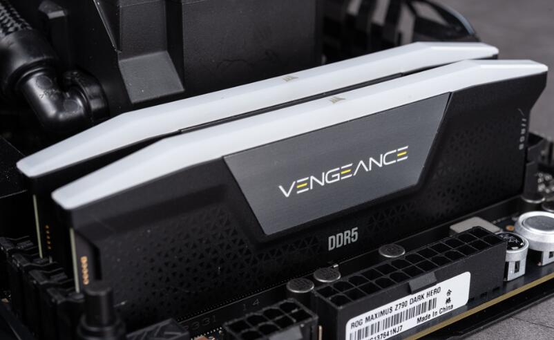 CORSAIR VENGEANCE RGB DDR5 2x24GB 8000MTs内存测试 CORSAIR VENGEANCE RGB DDR5 2x24GB 8000MTs内存测试