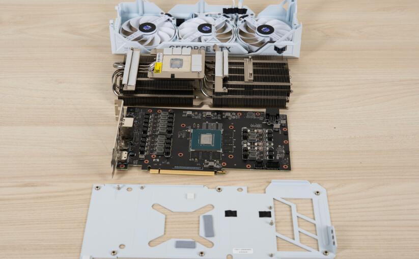 ASUS TUF Gaming RTX 4070 Ti White 12GB GDDR6X OC显卡开箱评测