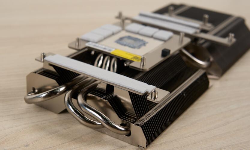 ASUS TUF Gaming RTX 4070 Ti White 12GB GDDR6X OC显卡开箱评测