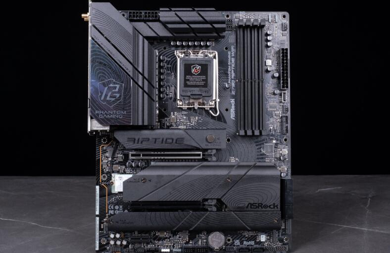 ASRock Phantom Gaming Z790 Riptide WiFi主板开箱评测