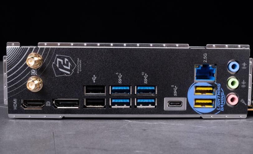 ASRock Phantom Gaming Z790 Riptide WiFi主板开箱评测