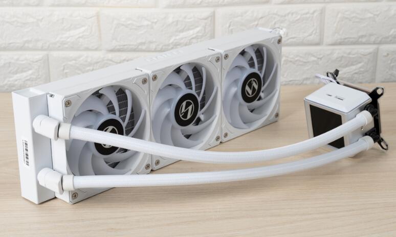 联力Galahad II LCD 360一体式水冷开箱评测