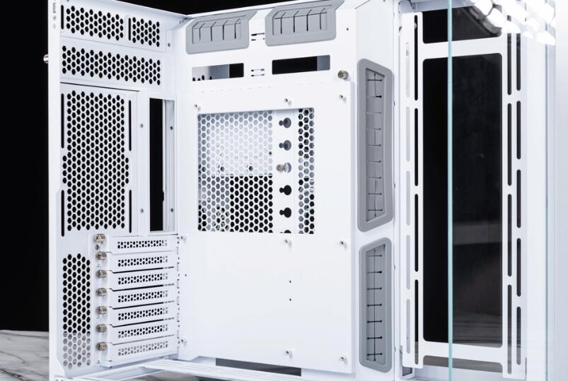 LIAN LI O11 VISION机箱开箱评测