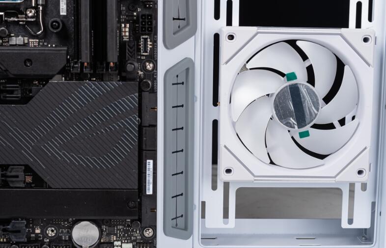 LIAN LI O11 VISION机箱开箱评测