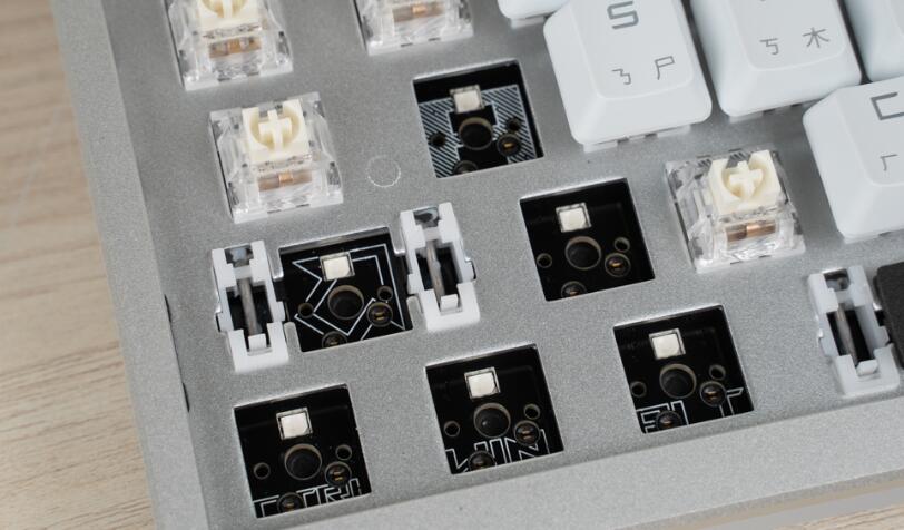 ROG Azoth三模客制化电竞键盘开箱 ROG Azoth三模客制化电竞键盘开箱