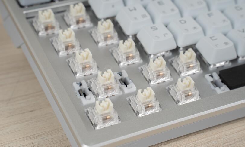 ROG Azoth三模客制化电竞键盘开箱 ROG Azoth三模客制化电竞键盘开箱