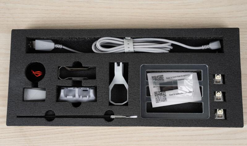 ROG Azoth三模客制化电竞键盘开箱 ROG Azoth三模客制化电竞键盘开箱