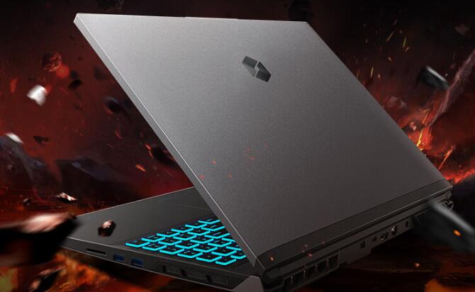 机械革命蛟龙16k多大尺寸？是液金散热吗？