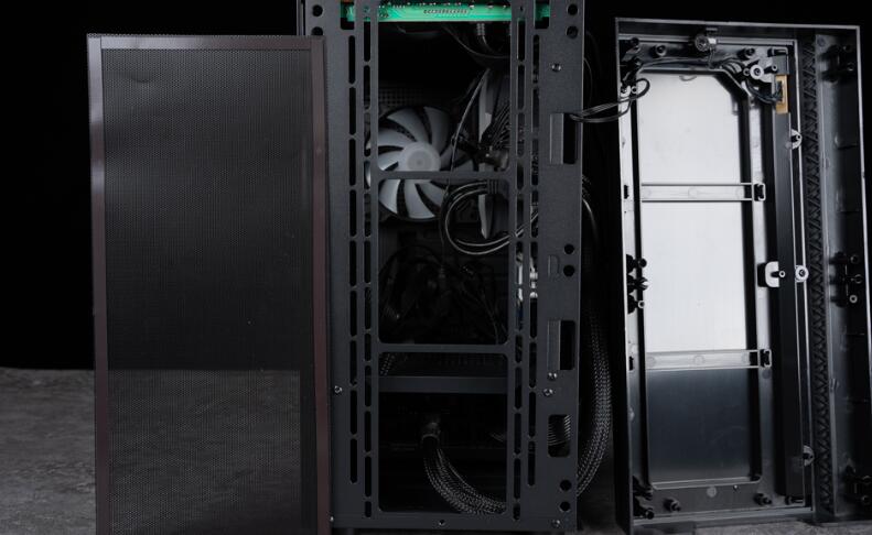 CORGAR美洲狮PURITY RGB迷你直立型机箱开箱评测