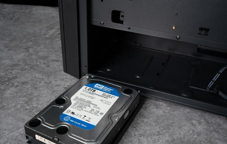 CORGAR美洲狮PURITY RGB迷你直立型机箱开箱评测