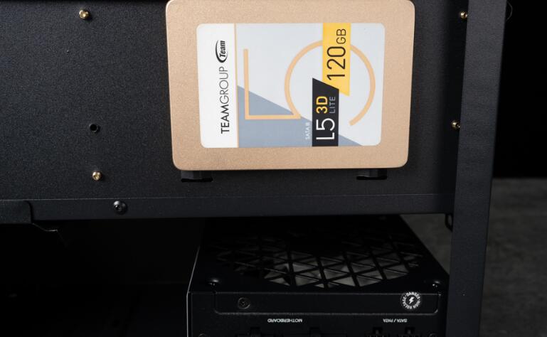 CORGAR美洲狮PURITY RGB迷你直立型机箱开箱评测