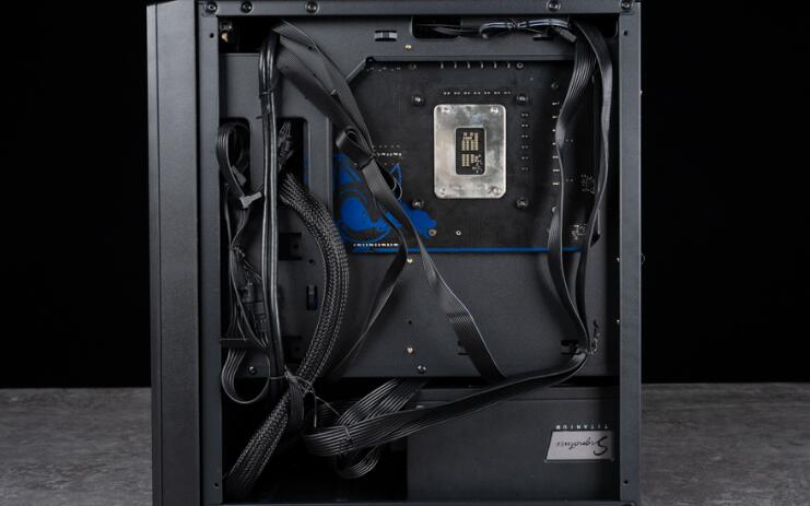 CORGAR美洲狮PURITY RGB迷你直立型机箱开箱评测