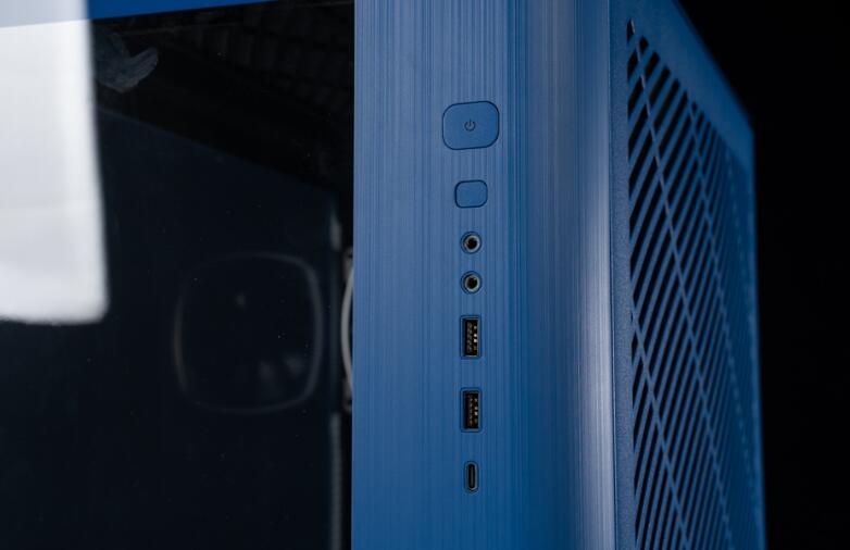 Montech King 95 Pro全景机箱开箱评测