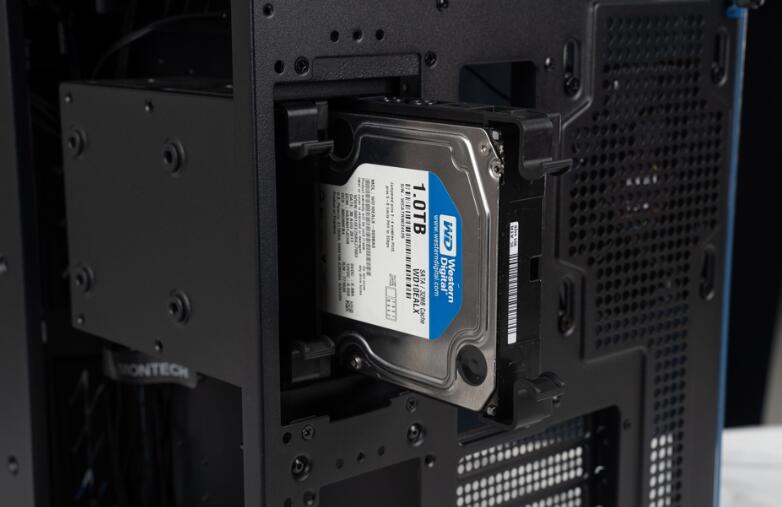 Montech King 95 Pro全景机箱开箱评测