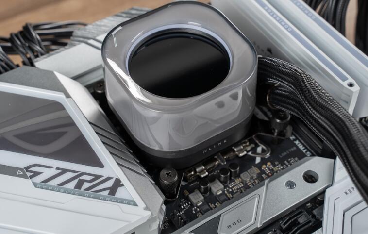 CORSAIR iCUE LINK H100i LCD一体式水冷开箱评测 CORSAIR iCUE LINK H100i LCD一体式水冷开箱评测