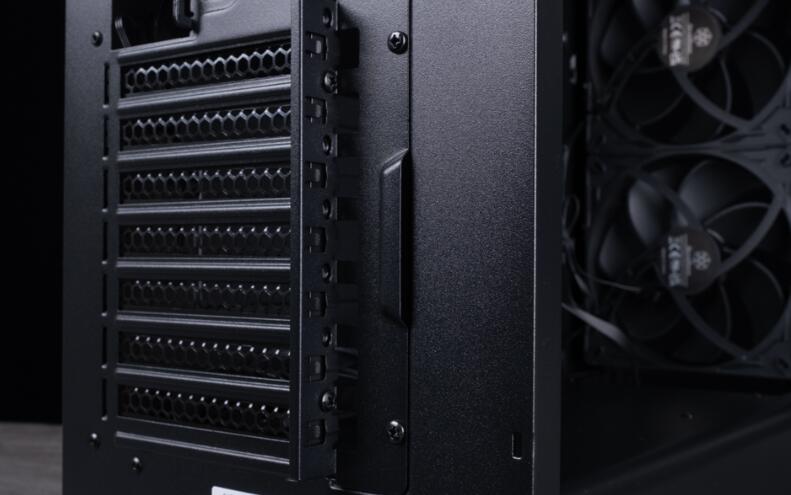 银欣SilverStone塔式ATX静音机箱KL07E开箱评测