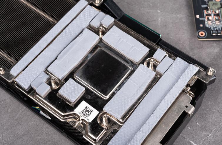 ZOTAC GAMING RTX4070TI SUPER AMP HOLO开箱评测 ZOTAC GAMING RTX4070TI SUPER AMP HOLO开箱评测