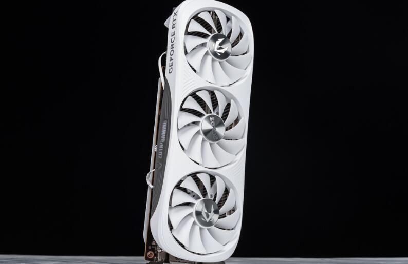 ZOTAC GAMING RTX4080Super 16GB TRINITY OC WHITE开箱评测
