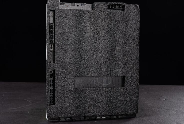 TUF GAMING Z790-BTF WIFI和RTX 4070 Ti SUPER BTF开箱评测