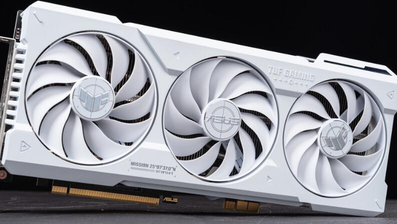 TUF GAMING Z790-BTF WIFI和RTX 4070 Ti SUPER BTF开箱评测