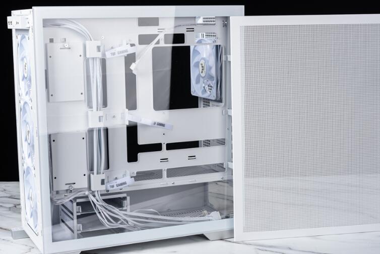 TUF Gaming GT302 ARGB机箱开箱