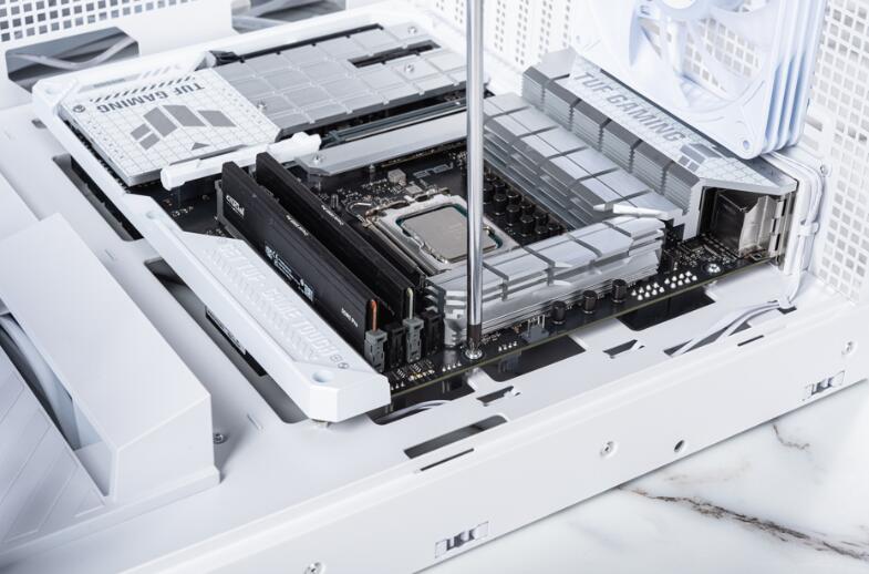 TUF Gaming GT302 ARGB机箱开箱