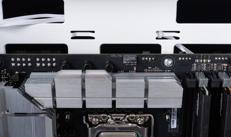 TUF Gaming GT302 ARGB机箱开箱