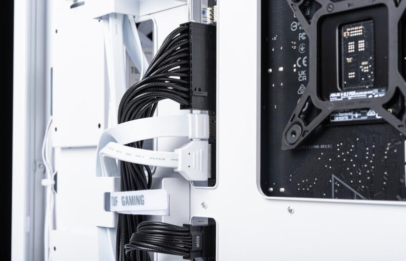 TUF Gaming GT302 ARGB机箱开箱