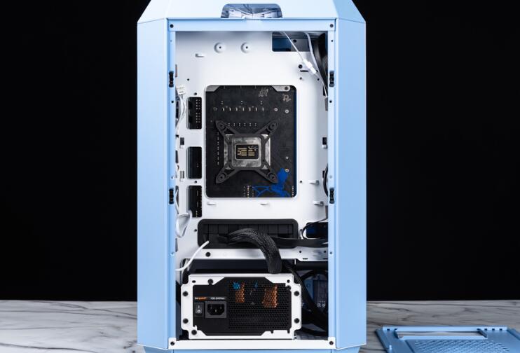 曜越透视The Tower 300塔式机箱开箱评测