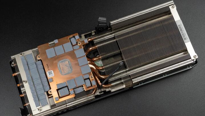 GIGABYTE RTX 4070 SUPER GAMING OC 12G显卡开箱评测