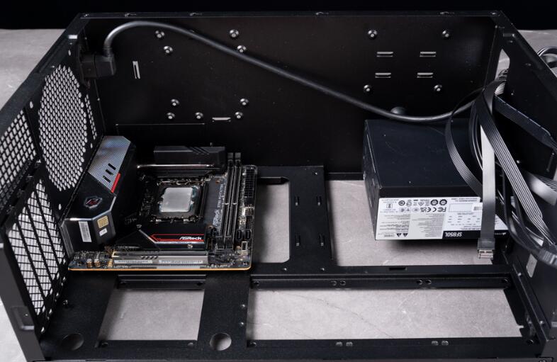 银欣SUGO 17机箱开箱评测