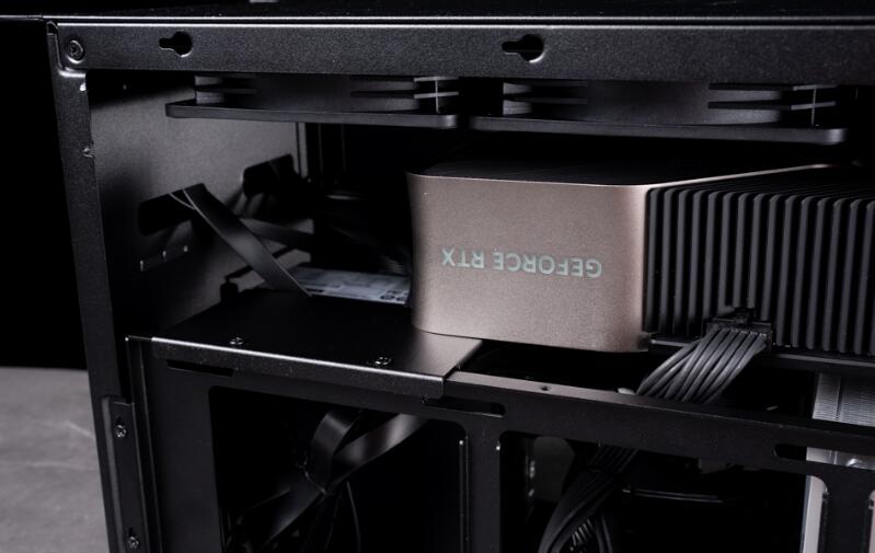 银欣SUGO 17机箱开箱评测