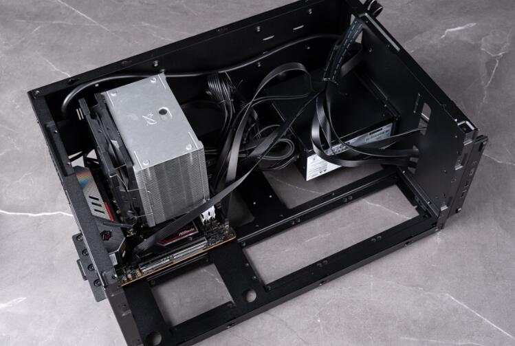 银欣SUGO 17机箱开箱评测